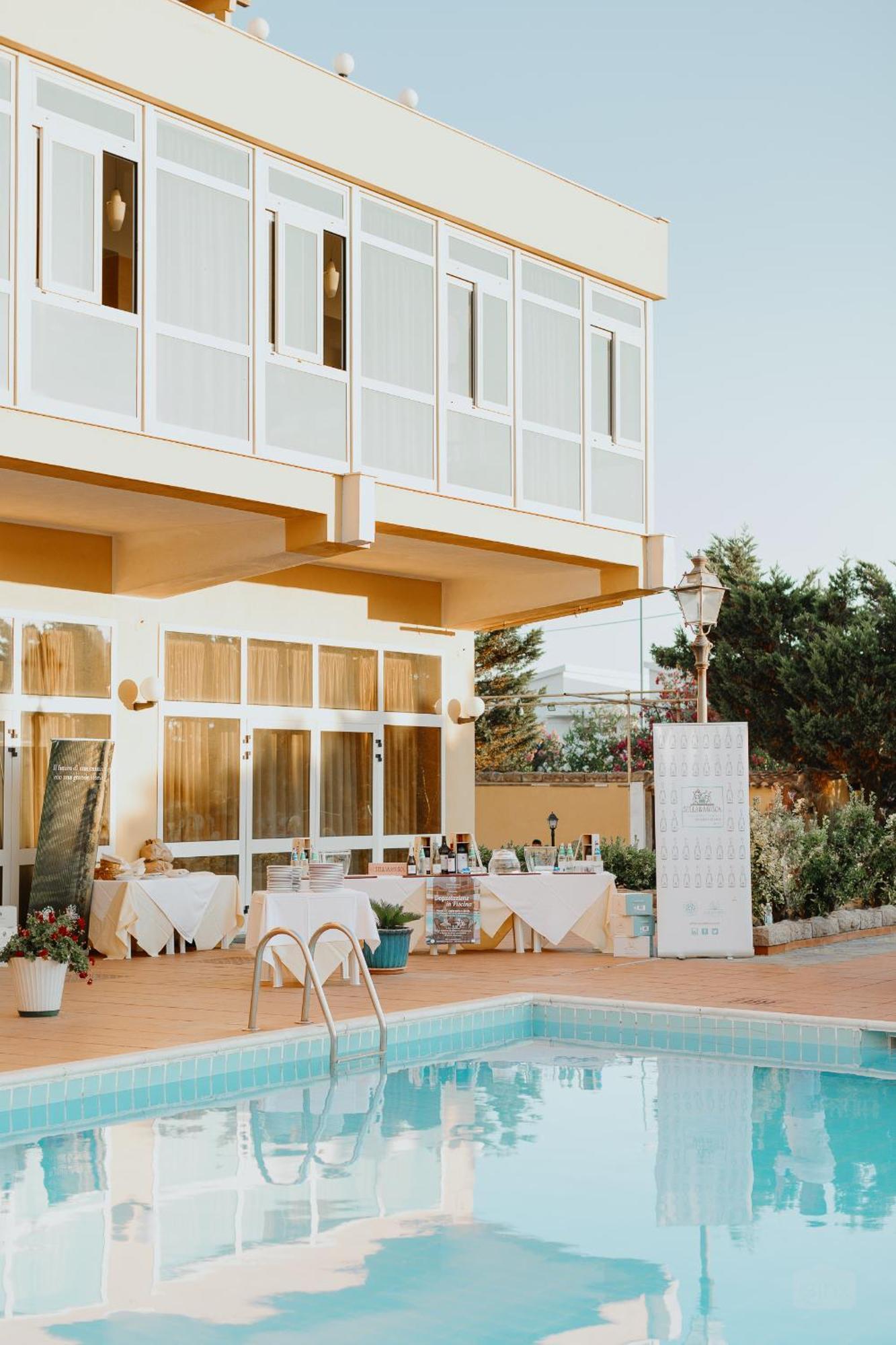 Malaspina Hotel & Resort Bosa Eksteriør bilde