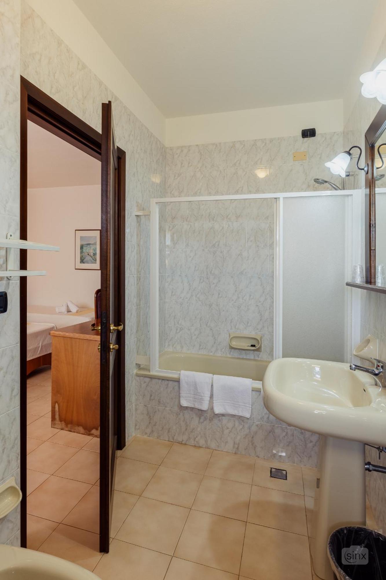 Malaspina Hotel & Resort Bosa Eksteriør bilde